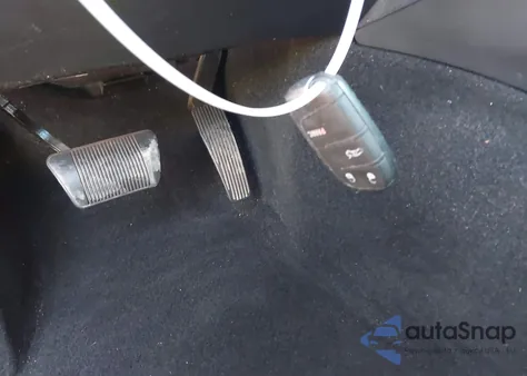 2019 Chrysler 300 Touring z USA, uszkodzony, nr VIN 2C3CCAAG5KH733301